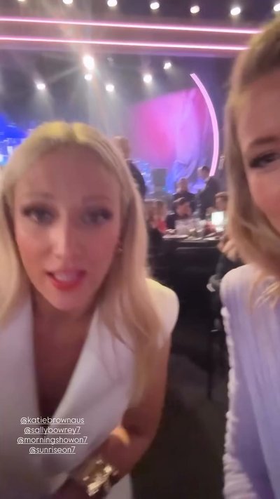 Kylie Gillies jokes about the ladies having sore feet at the 2025 Logies.