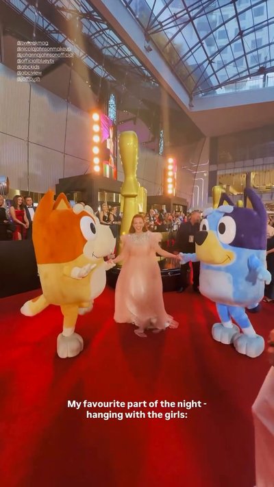 Wiggle Emma Watkins dances with Bluey at the 2025 Logies.