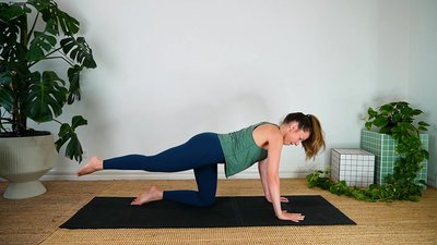 Everyday pilates: triceps and glutes